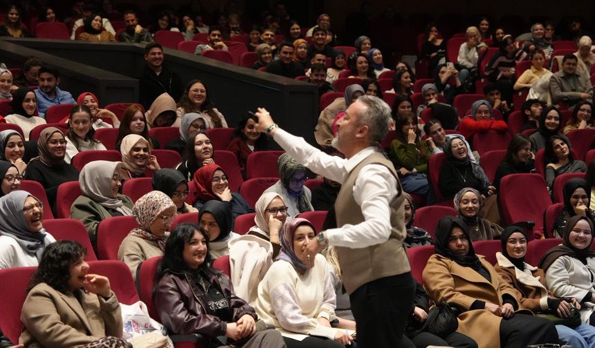 ONİKİŞUBATLI GENÇLER, ÇOK ŞANSLI