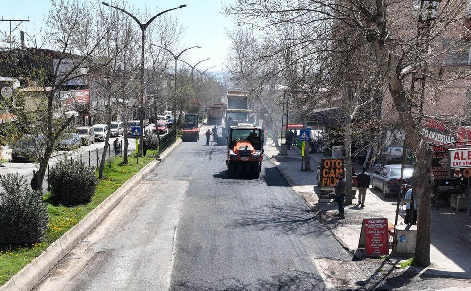 Şehirde Asfalt Mesaisi Sürüyor