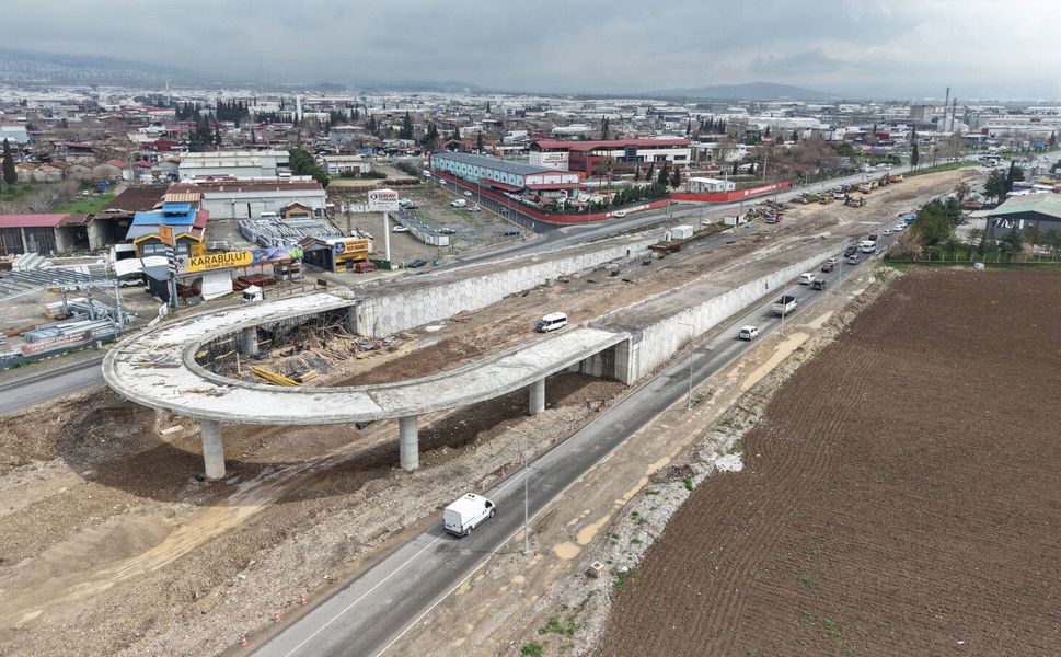 Çevre Yolu’nda Ulaşımı Rahatlatacak Kavşak Hızla Yükseliyor