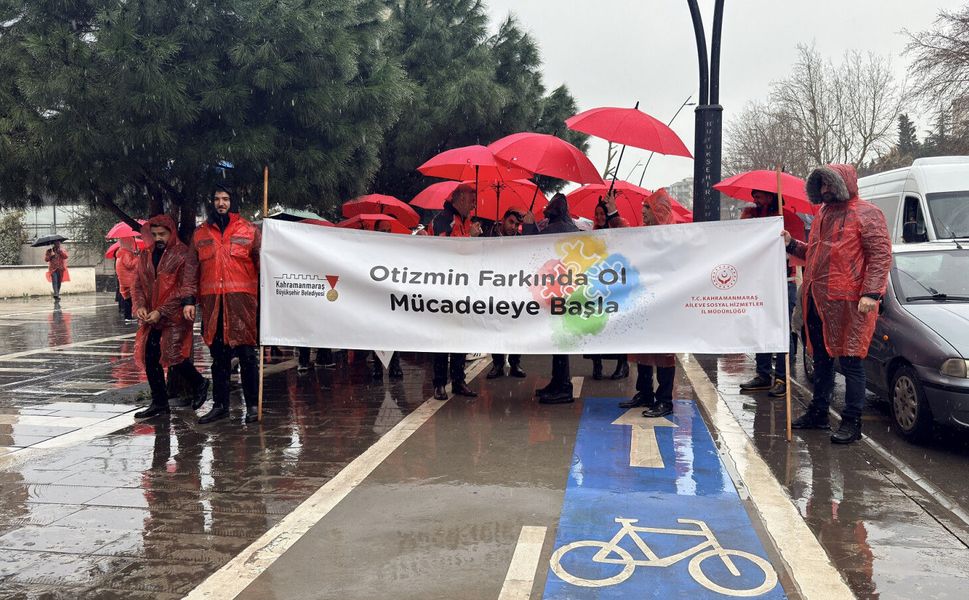 Kahramanmaraş Otizm İçin Yürüdü; Mesajlar Gökyüzüne Bırakıldı