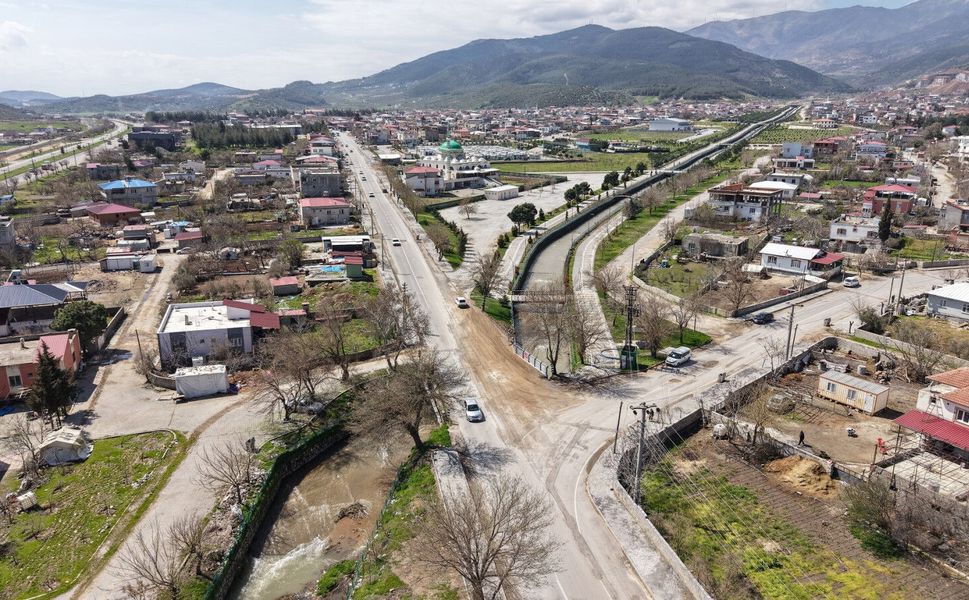Büyükşehir’den Türkoğlu Şekeroba’nın Ulaşım Altyapısına Güçlü Dokunuş