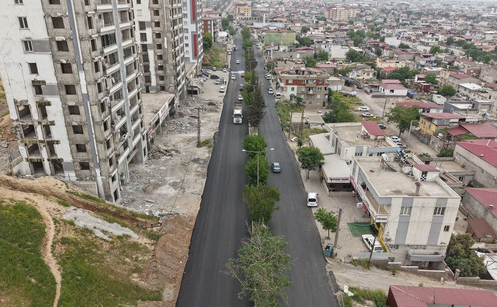 Büyükşehir, Dulkadiroğlu Şeyh Şamil Caddesi’nin Asfaltını Yeniledi