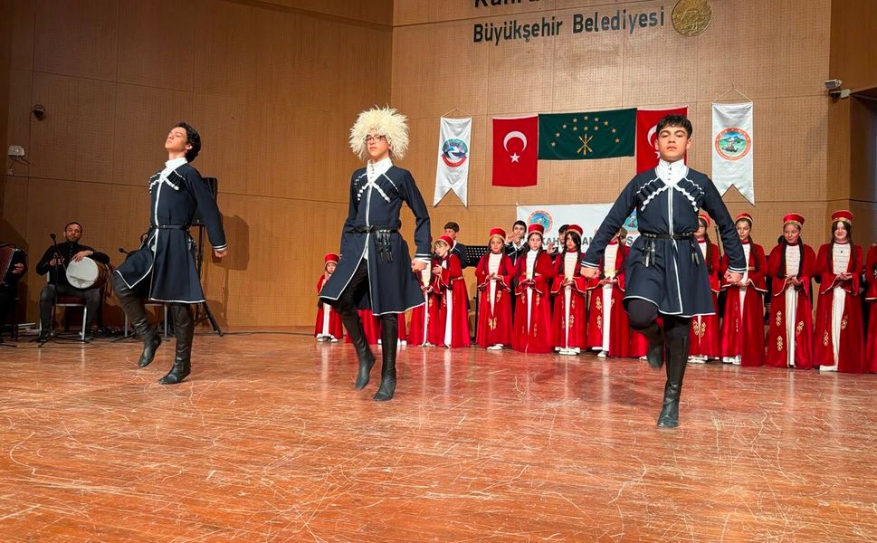 Kafkasya’nın Zengin Mirası Sahneye Taşındı