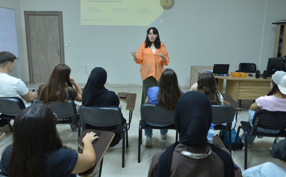 KAMEK’TE GENÇLERE FİNANSAL YÖNETİMİN İNCELİKLERİ ANLATILDI