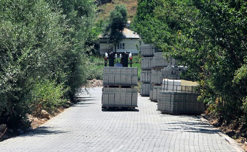 Büyükşehir, Göksun Kırsalında Ulaşım Konforunu Yükseltiyor
