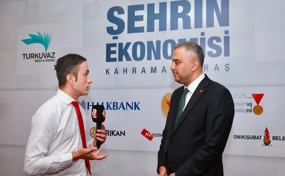 TOPTAŞ, EKONOMİ ZİRVESİNDE KONUŞTU