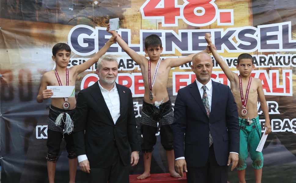 BAŞKAN GÖRGEL; “KARAKUCAK GÜREŞİMİZİ GELECEK NESİLLERE AKTARMAYI SÜRDÜRECEĞİZ”