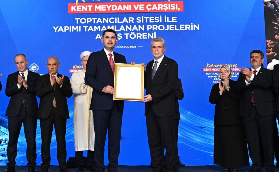 BAKAN KURUM, İLK “YEŞİL RUHSAT”I BAŞKAN GÖRGEL’E TAKDİM ETTİ