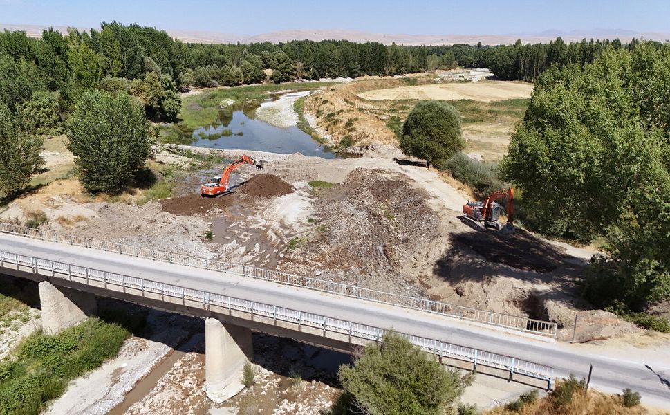 ELBİSTAN KIRSALINDA ULAŞIMI RAHATLATACAK BİR YOL YATIRIMI DAHA