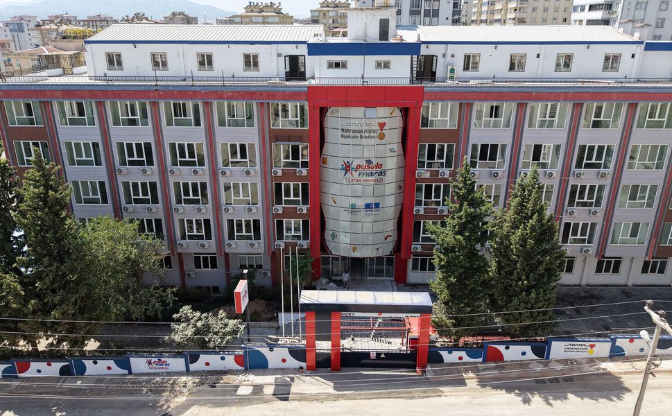 GENÇLERİN SINAV HAZIRLIĞINDA YENİ ADRESİ; PUSULA MARAŞ EĞİTİM MERKEZİ