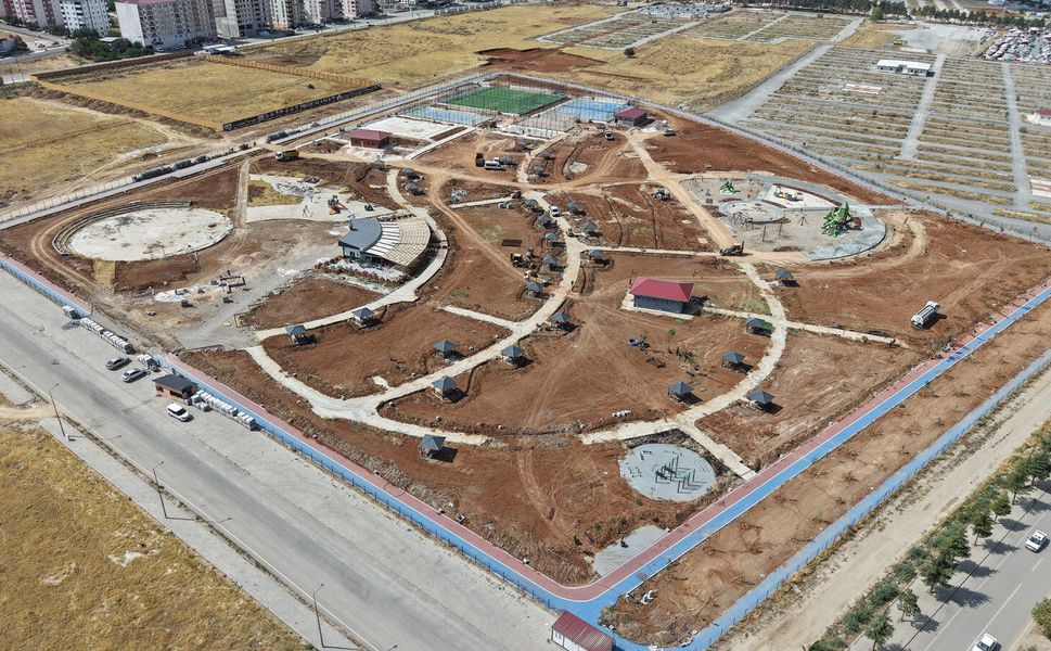 AFŞİN MİLLET BAHÇESİ’NDEKİ DÖNÜŞÜM TAMAMLANIYOR