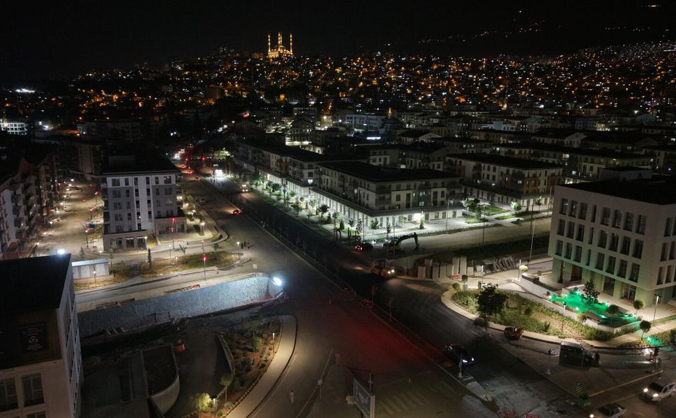 BÜYÜKŞEHİR, ASFALT SEFERBERLİĞİNİ YENİ HAFTADA 22 FARKLI NOKTADA SÜRDÜRECEK