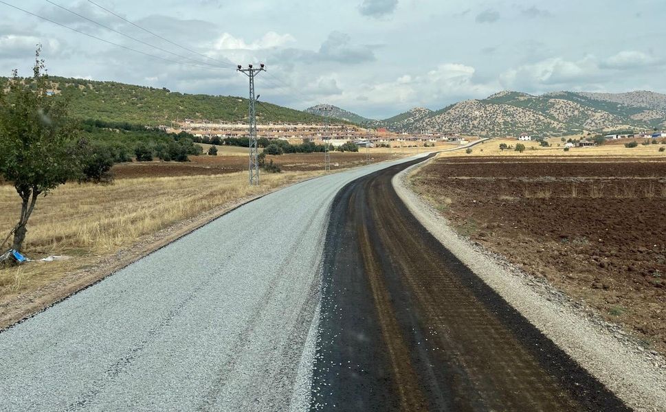 GÖKSUN YENİYAPAN’IN YOLU BÜYÜKŞEHİR’LE YENİLENİYOR