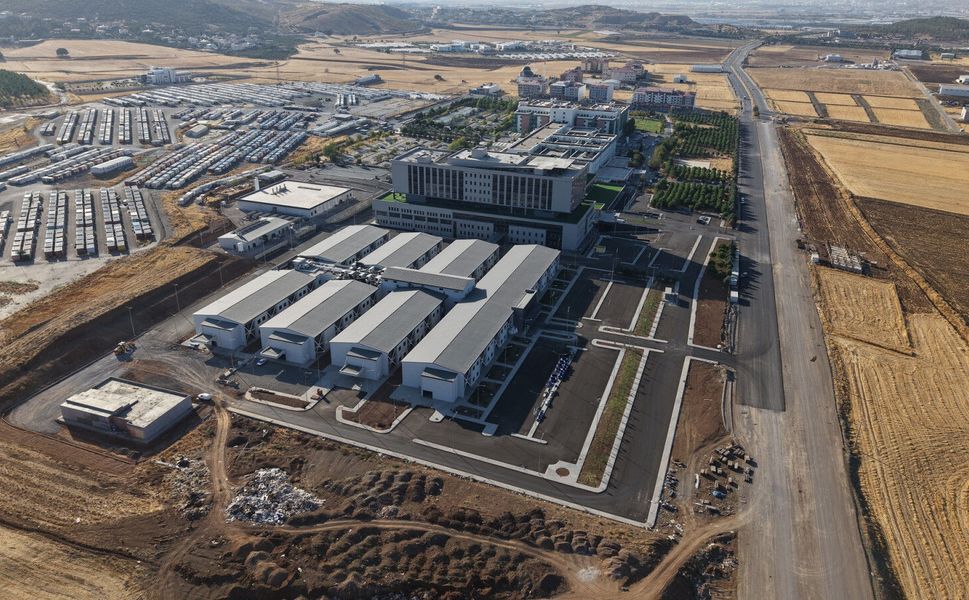 NFK ŞEHİR HASTANESİ VE FERHUŞ SAĞLIK KOMPLEKSİ ÇEVRESİNE DÜZENLEME