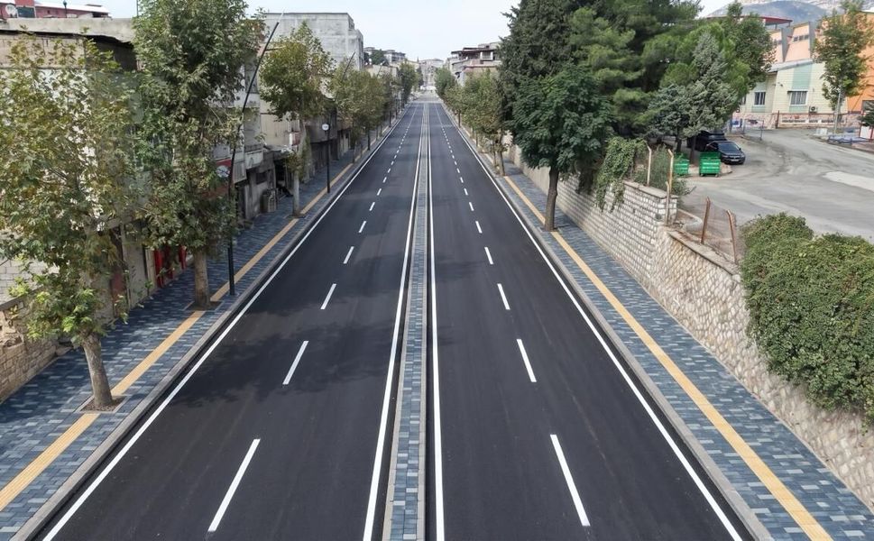 BAYAZITLI BULVARI’NDA KAPSAMLI DÖNÜŞÜM BAŞLADI