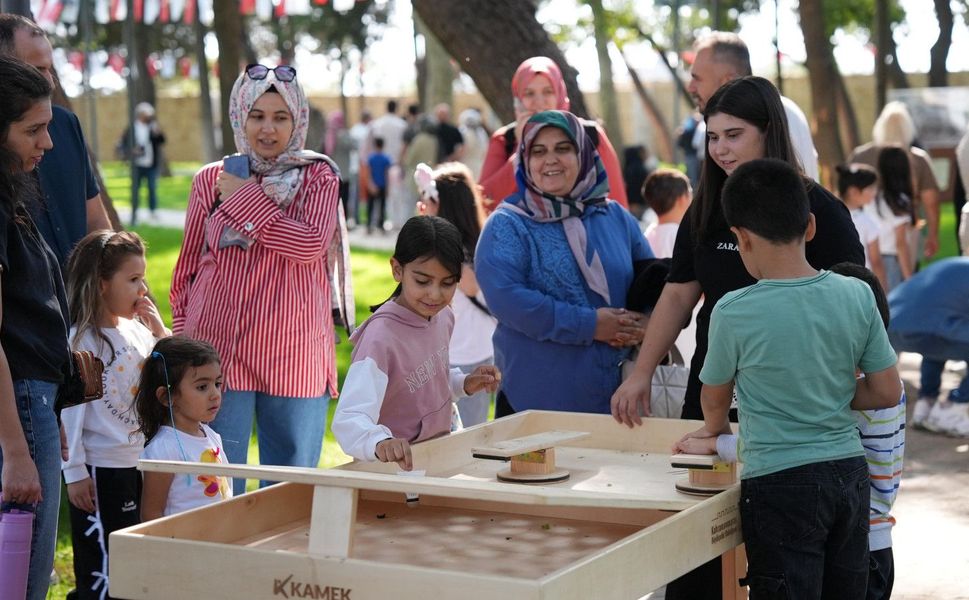 MİNİKLER HAFTA SONUNU KALE’DE BÜYÜKŞEHİR’İN ETKİNLİKLERİYLE DEĞERLENDİRİYOR
