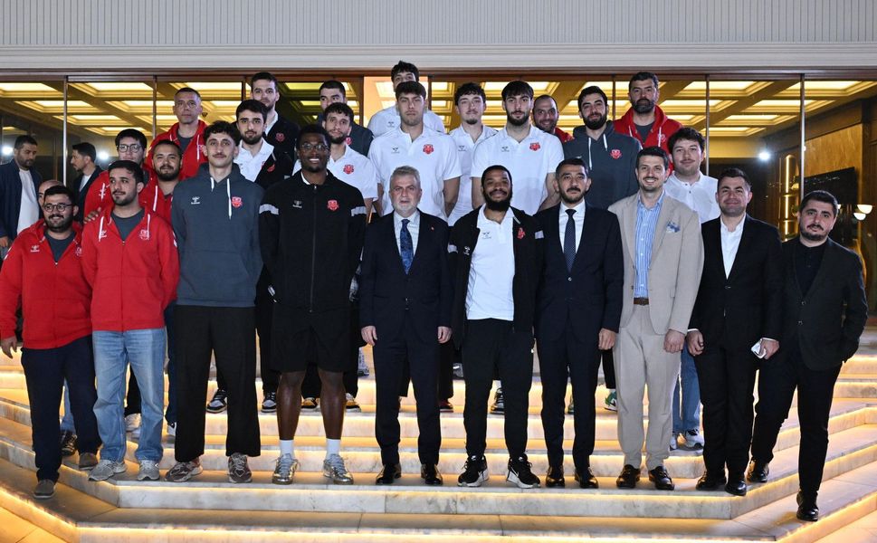BAŞKAN GÖRGEL, “BASKETBOL TAKIMIMIZ ŞEHRİMİZİ EN GÜZEL ŞEKİLDE TEMSİL EDİYOR”