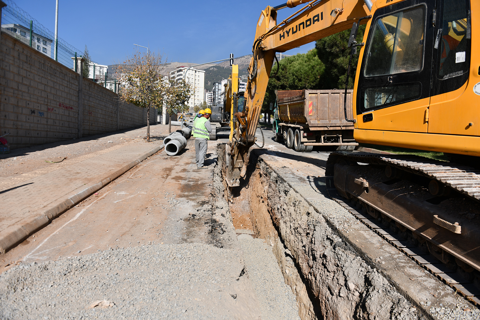 Ahır Dağı Caddesi (2)