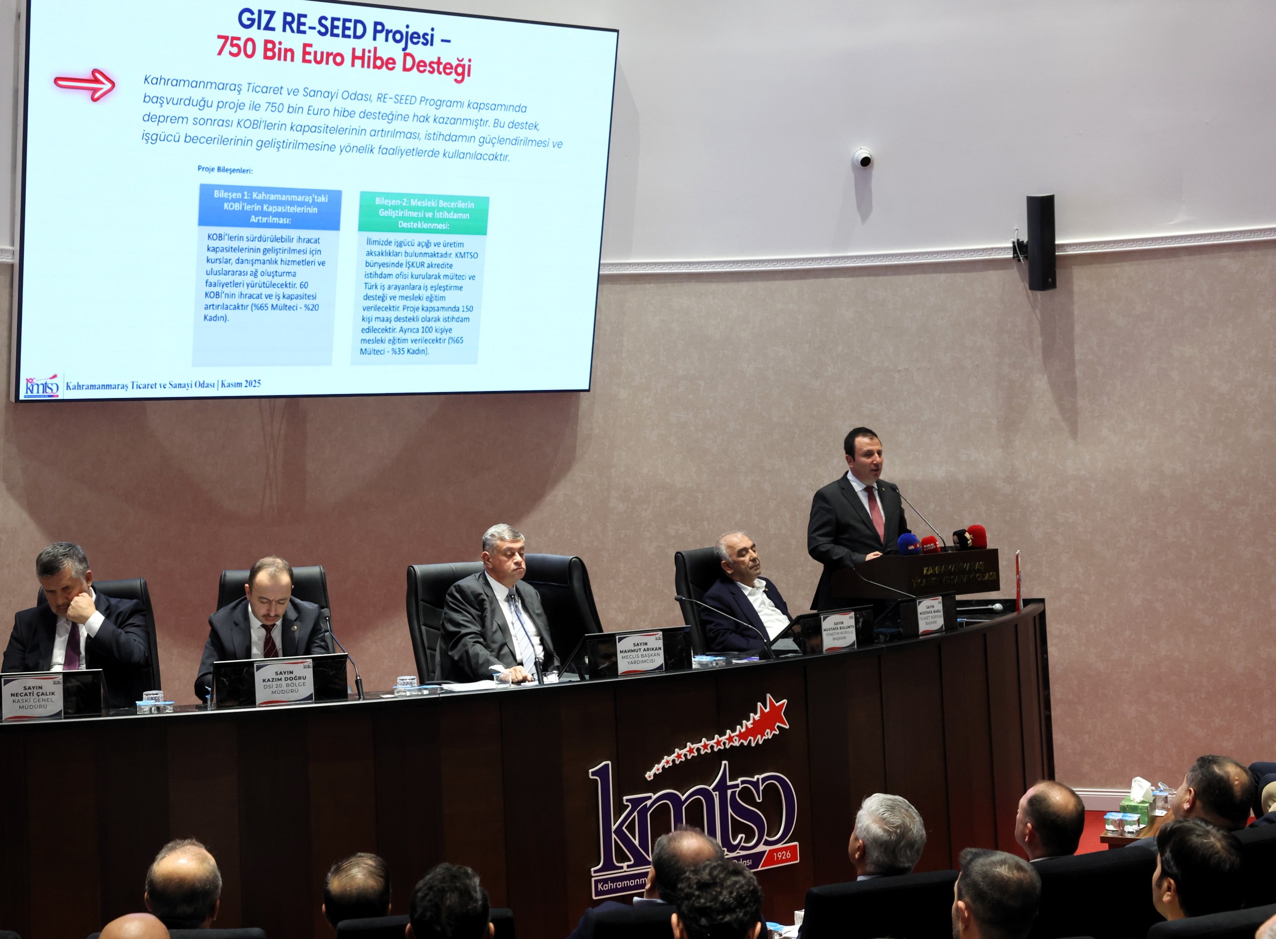 71E8Bb1B 9Cc5 4C73 A558 324C5245De33