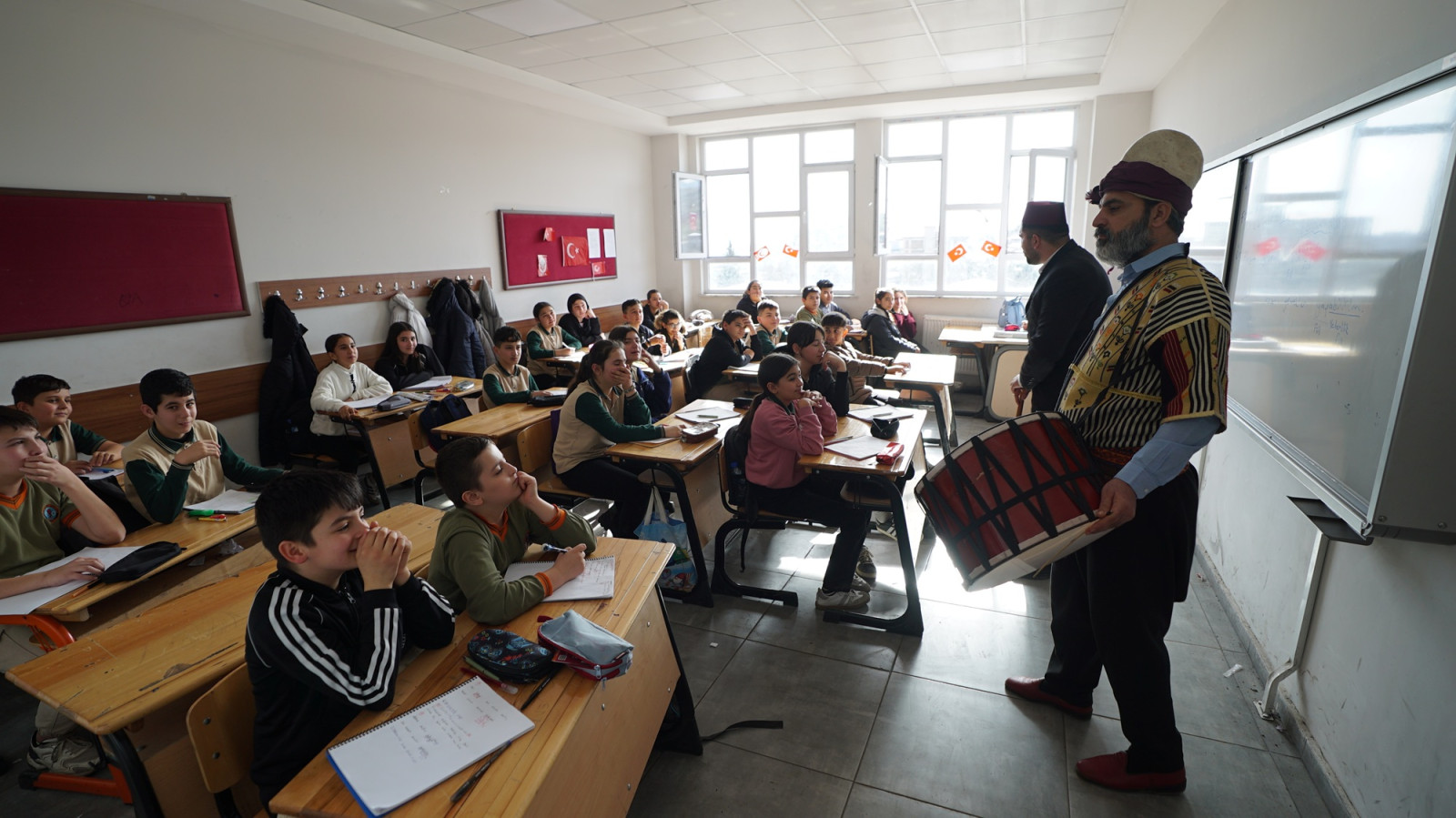 Cat Kapi Tiyatro Gosterisi 6