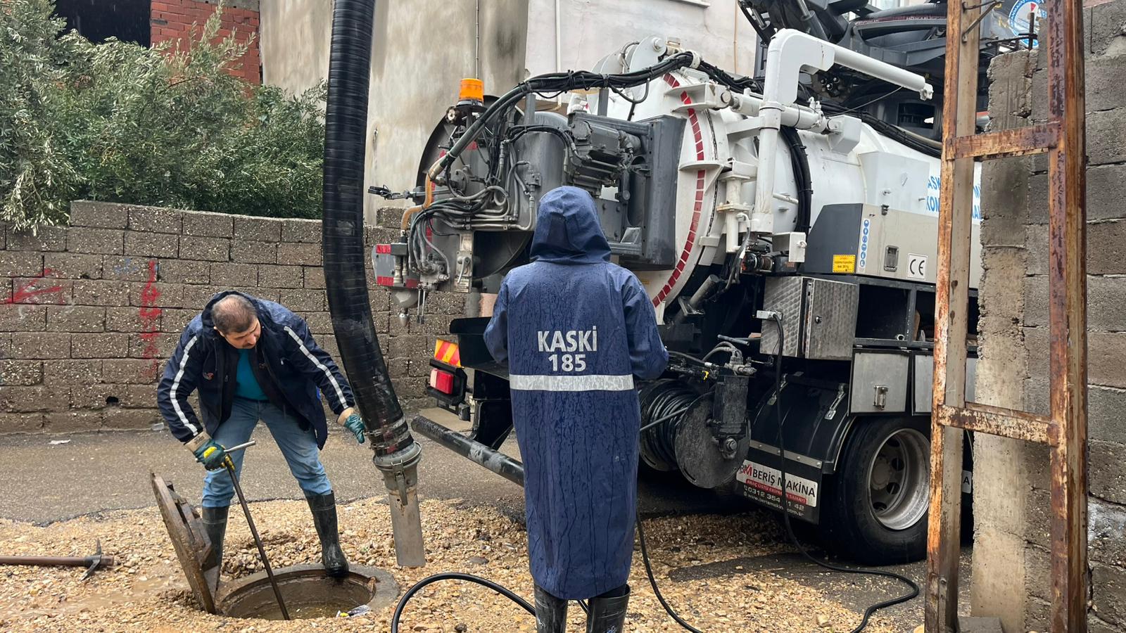 Sel Vuran Bölgelere Büyükşehir Müdahalesi