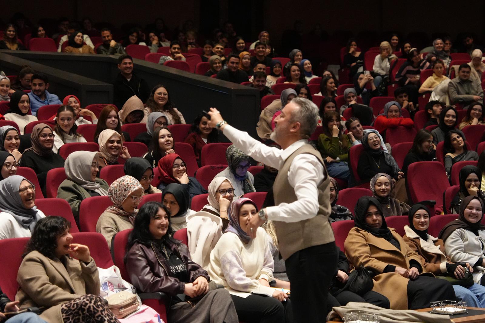 ONİKİŞUBATLI GENÇLER, ÇOK ŞANSLI