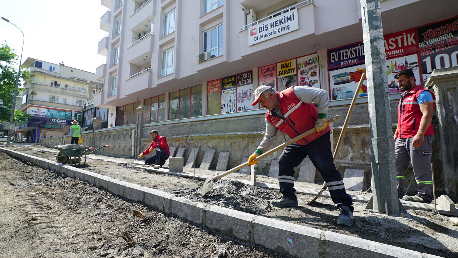 Cahit Zarifoglu Caddesi 12