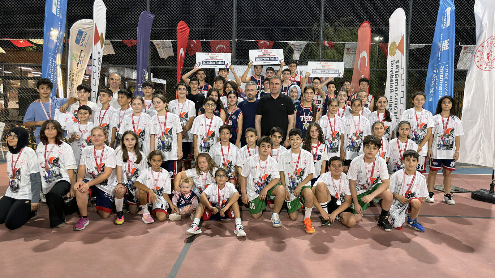 BASKETBOLUN YILDIZLARI AYNI POTADA BULUŞTU